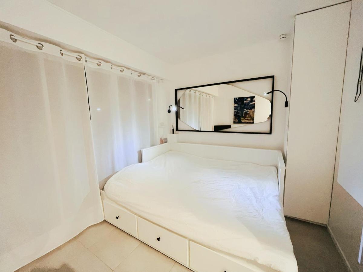 Cozy With Terrace Apartment *